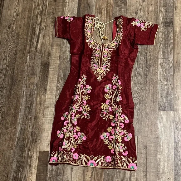 Patiala Salwar Suit - Picture 2 of 11